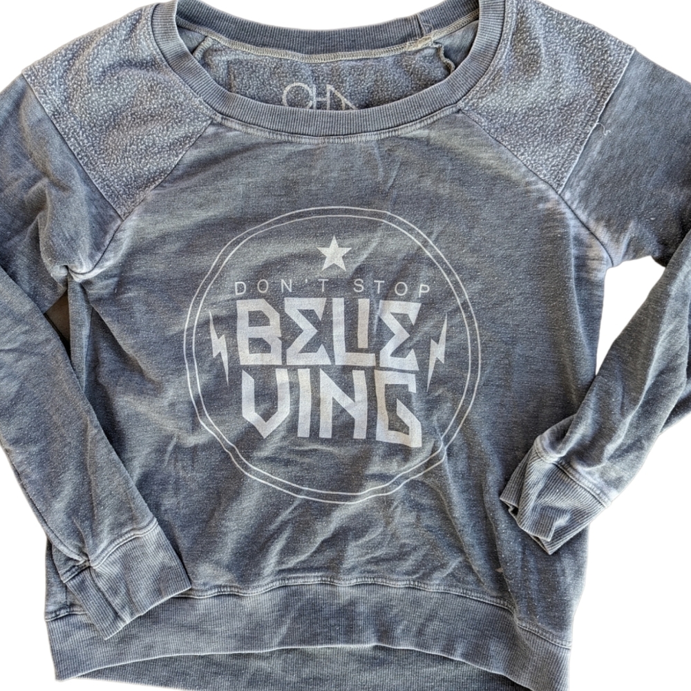 Chaser BELIEVE Sweatshirt Women's Medium Grey Pullover Sweatshirt